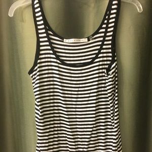Max studio striped b&w tank
